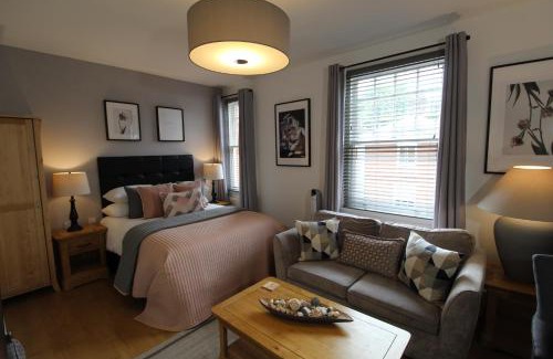 Wolverhampton Casa | The Larches
