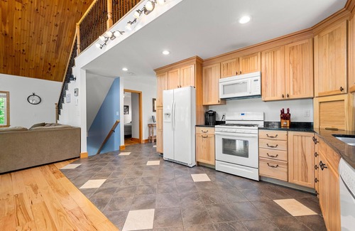 Nottingham Casa | The Largest Waterfront property on Pawtuckaway Lake for family memories!