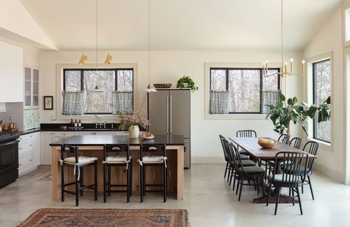 Elizabeth Cabaña | The Lark Haus: Luxury Home with stunning lake view