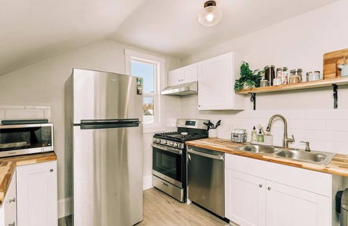 Great Falls Casa | The Lark’s Nest - A Gem in a Tranquil Neighborhood