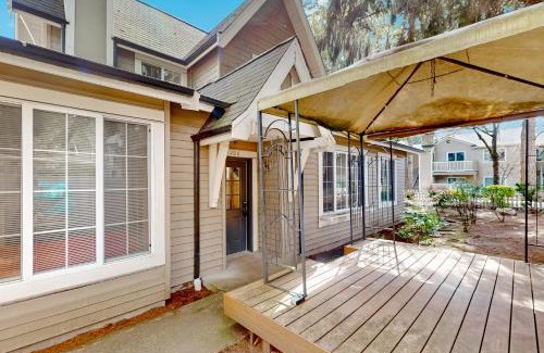 Education Hill Casa | The Last House On The Left