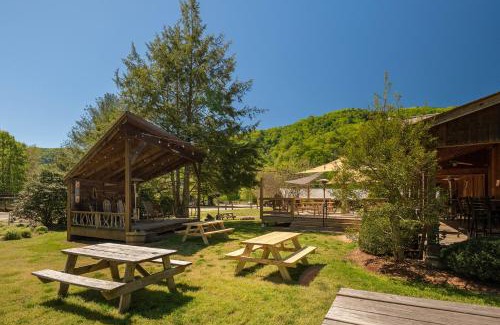 Ferguson Casa | The Last Resort by Leatherwood Mountains Resort