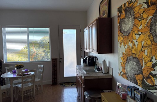 Monterey Apartamento | The Last Resort - Centrally Located Oceanview Studio
