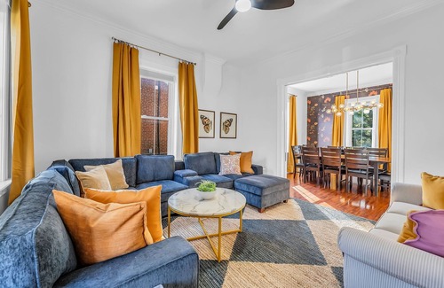 Hermann Casa | The Laughing Boar, perfectly located downtown