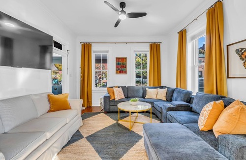 Hermann Casa | The Laughing Boar, perfectly located downtown