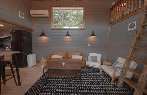 Lookout Valley Neighborhood Association Casa | The Lavender Loft