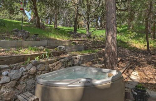 Crestline Casa | The Lazy Bear Cabin - For 6