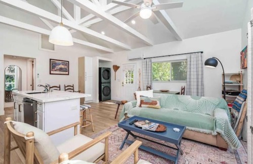 Auburn Casa | The Leafy Lodge- Pets ok