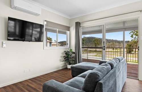 Lake Conjola Complejo | The Leaning Oak Holiday Lifestyles - Lake Conjola