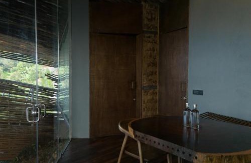 Peermade Casa | The Ledge by Bloobuck