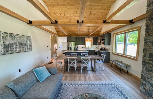 Bartlett Casa | The Ledgeview Lodge | Brand New, Hot tub, Views