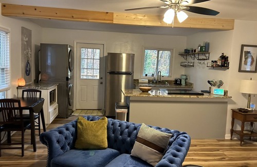 Jasper Cabaña | The Lee House - Mountain Getaway