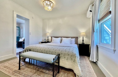 Boothbay Harbor Hotel | The legendary Admirals Suite! Boothbay Harbor 2-Room King Suite w/ Bedroom and study