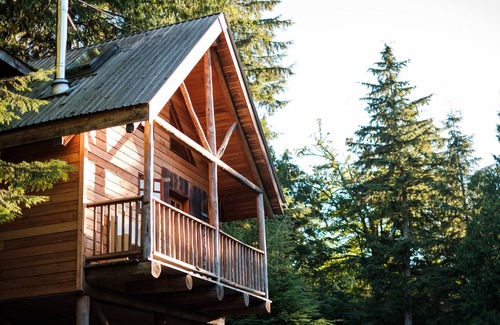 Bowen Island Cabina | the legendary Wildwood Cabins - Cabin 1