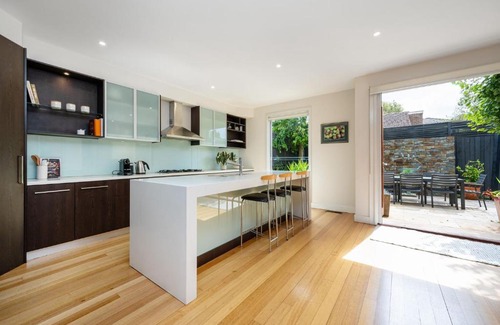 Glen Iris Casa | The Light House - Close to Harold Holt Swim Centre