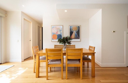 Glen Iris Casa | The Light House - Close to Harold Holt Swim Centre