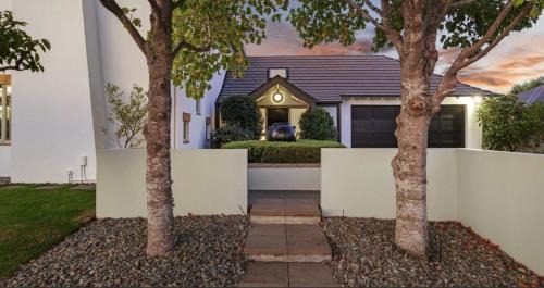 Christchurch Casa | The Light Inn