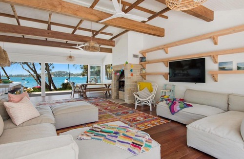 Great Mackerel Beach Casa | THE LIGHTHOUSE by Palm Beach Holiday Rentals