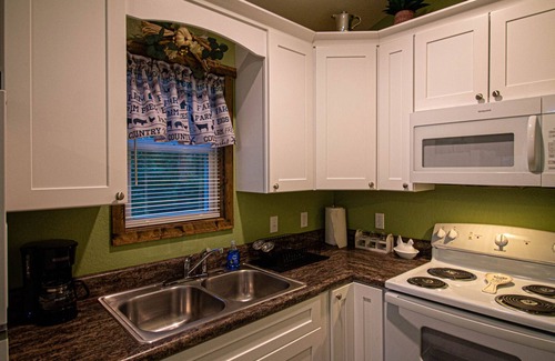 Robbinsville Cabina | The Lil House