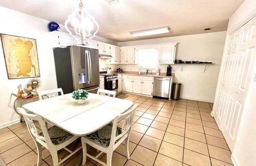 Oxford Casa | The Lila, 2BR Pet-Friendly by Velvet Ditch Villas