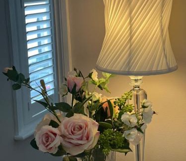 Cheltenham Casa | The Lily Pad - Boutique Townhouse, a short walk to Town Center and Racecourse