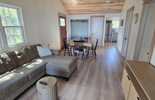 Shawano Cabina | The Lily Pad: Newly Renovated, Lakefront Retreat on Shawano Lake, Sleeps 6
