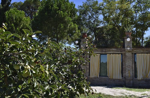 Pollutri Casa | El limonaia. verde antiguo, moderno y prístina.