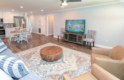 Fayetteville Casa | The Lincoln B | Downtown Dreamin