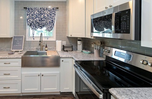 Fayetteville Casa | The Lincoln B | Downtown Dreamin