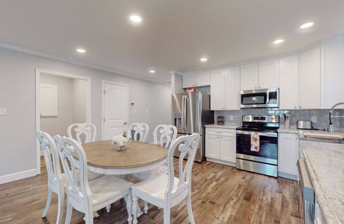 Fayetteville Casa | The Lincoln | Downtown Dreamin'