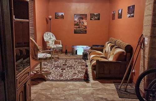 Hurricane Apartamento | The Lincoln Private Master Bedroom & Bath - Sleeps 3-Adults