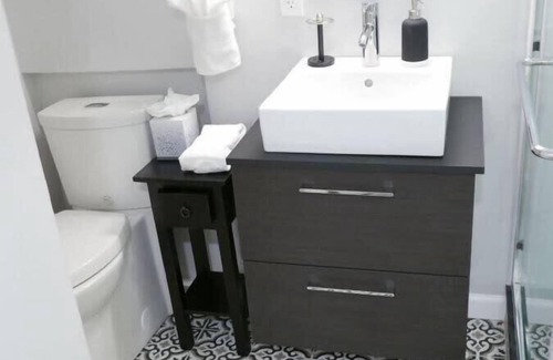 Mount Pleasant Apartamento | The Lions Roar ~ capacidad para 4 personas, a pie de Zoo!