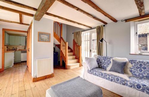 Field Dalling Casa | The Little Barn