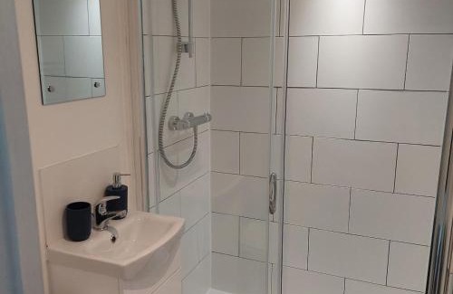 Deal Casa | The little Blue House Cosy two bedroom cottage