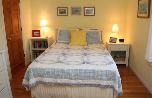 Harbor Springs Cabaña | The Little Castle - 5 Beach - 3 Cottages - Private Waterfront, Walk to Town