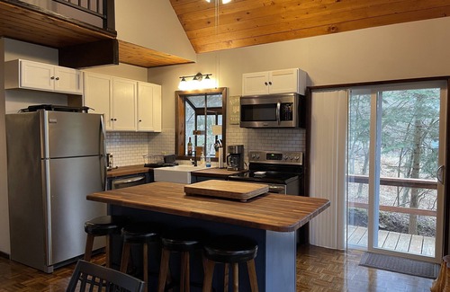 Lake Ariel Chalet De Esquí | The Little Chalet in the Woods