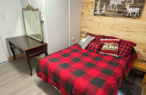 Brebeuf Cabaña | The Little Charmer - secluded and cozy
