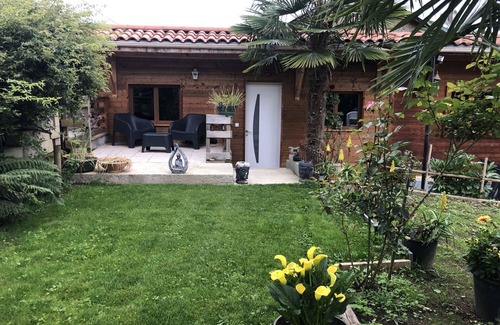 Juzet-d'Izaut Chalet De Esquí | The little cottage on the road to Santiago de Compostela.