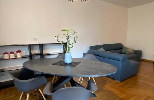 Como Apartamento | The Little Duck - Modern Apartment with Balcony