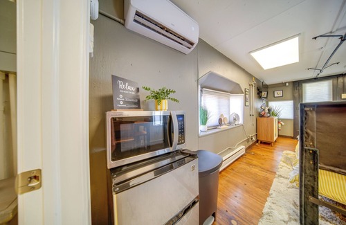 Adrian Furnace Apartamento | 'The Little Giant,' Converted Railcar in DuBois!