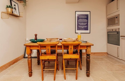 Elkstone Casa | The Little House, Luxury Cotswolds Stunning Views