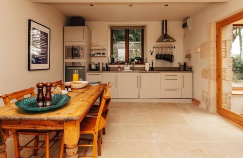 Elkstone Casa | The Little House, Luxury Cotswolds Stunning Views