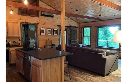 Smithville Cabina | The Little Lake House at Center Hill Lake.