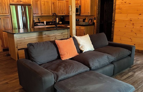 Smithville Cabina | The Little Lake House @ Center Hill Lake Cozy 2-bedroom cabin super fast wi-fi