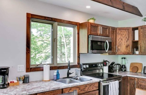 Athens Chalet De Esquí | The Little Lakehouse on Charleston Lake