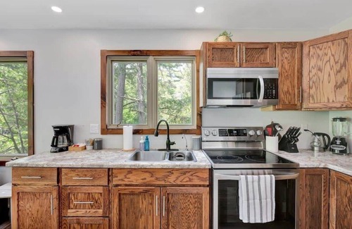 Athens Chalet De Esquí | The Little Lakehouse on Charleston Lake