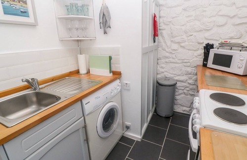 Mousehole Cabaña | THE LITTLE NET LOFT, pet friendly, with open fire in Mousehole