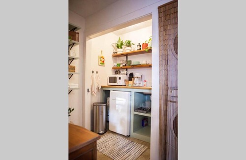 Tampa Heights Apartamento | The Little Pink Guest Suite