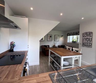 Marlow Casa | The Little Thatch - Close to Marlow and Henley