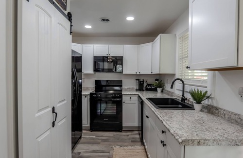 Tusculum Casa | The Little White Cottage - Tusculum, TN 2 bed, 1 bath home